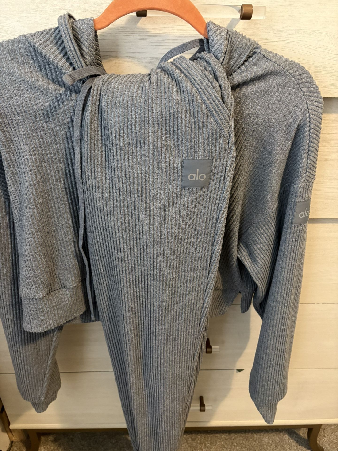 Alo xs Sweatshit