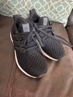 Adidas tennis shoes running shoes kids Adidas size 3.5 youth