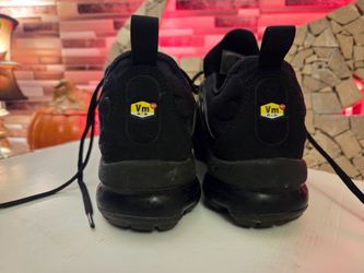 Nike Air Vapormax Plus All Black Sneakers