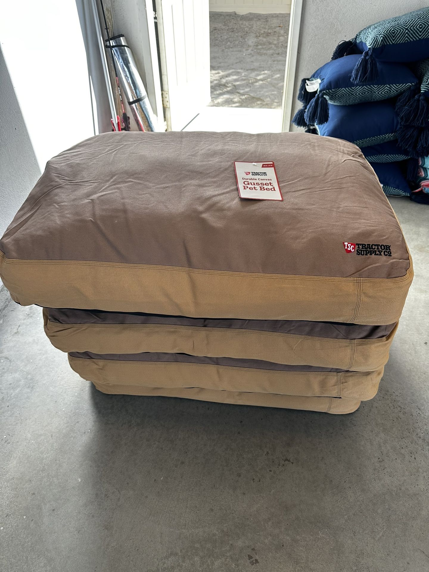 Large Dog Beds 