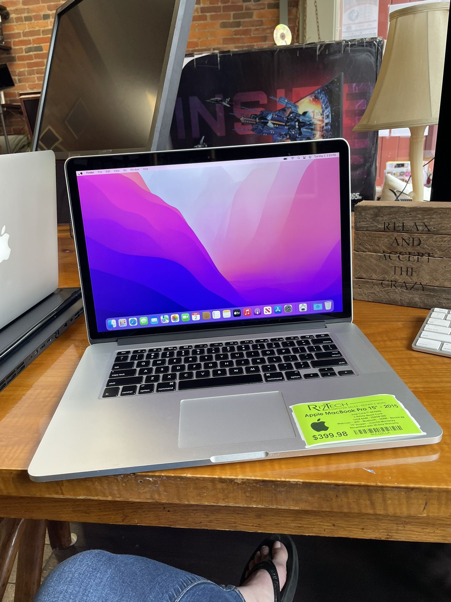 Apple MacBook Pro 2015 15” i7 2.50GHz Quad Core 16GB RAM 256GB SSD