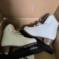 Jackson Artiste Figure Skates