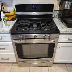 Kenmore Stove Works Great (Gas)