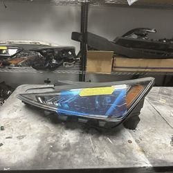 16-20 Hyundai Elantra Left Headlight 
