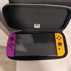 Nintendo switch oled with case