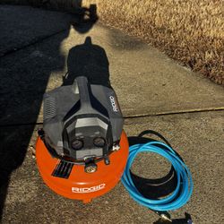 RIDGID 6-Gallon Pancake Air Compressor