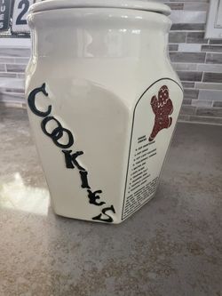 Cookie jar