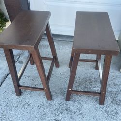 Set of 2 Wooden Bar Stools – Classic & Sturdy Design