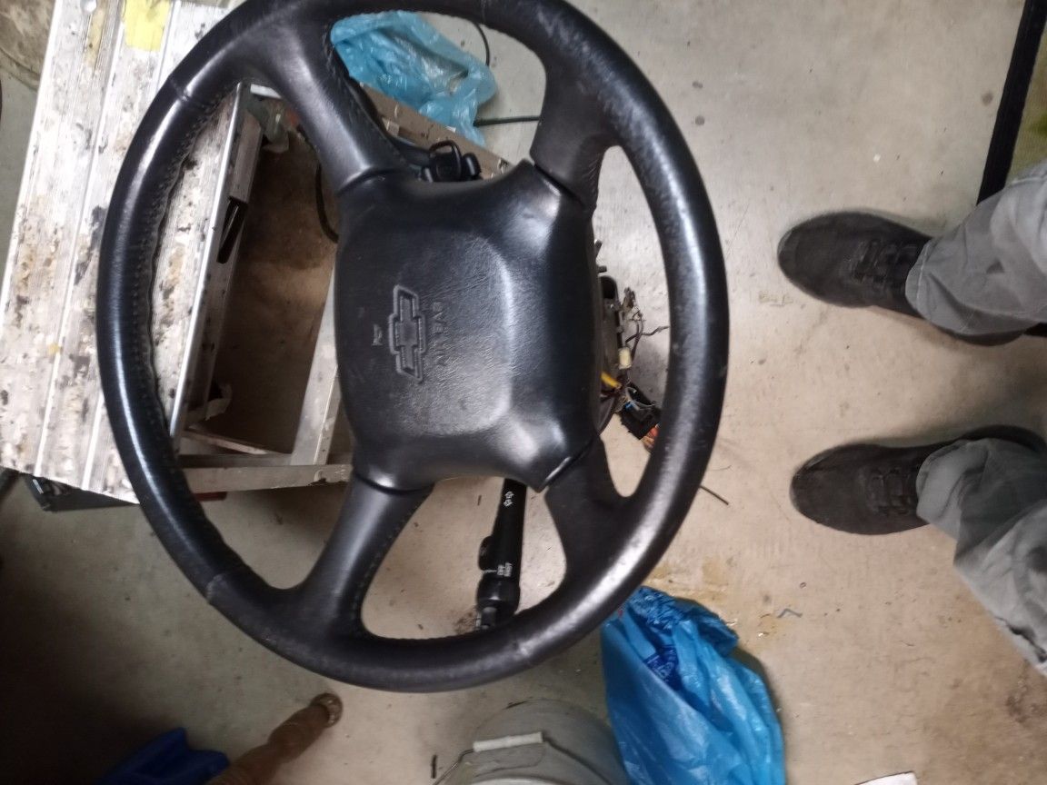 1998 Chevy Blazer Ster. Column