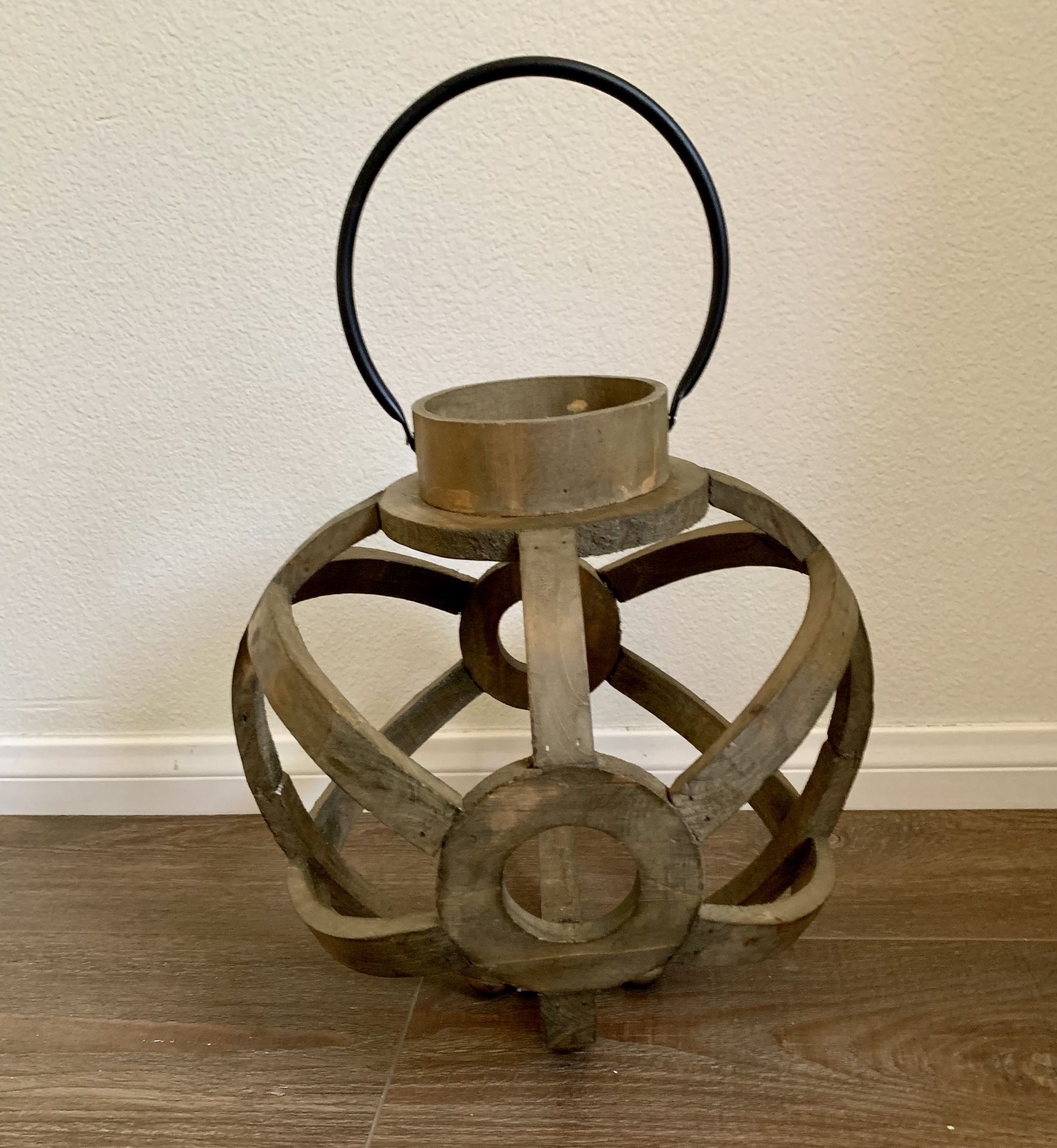 Urban trends Lanterns  & candle holder