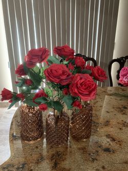 3 Vaes With the flowers