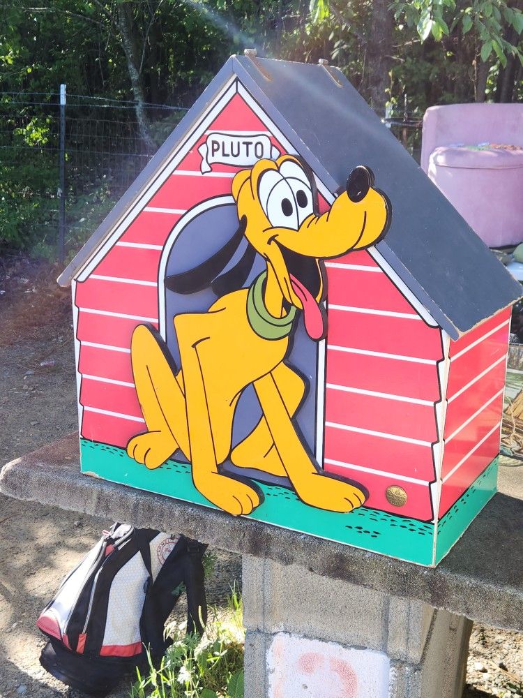 Very Very Rare Pluto Dog House Toy Box From Disney