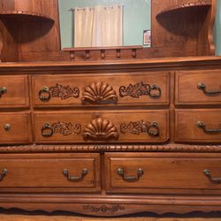 8-Drawer Dresser & Mirror (1 of 3)