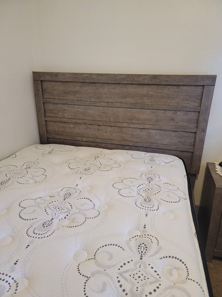 Gray Queen Bedroom Set