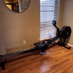 Peloton PLUS + Bike with Swivel Screen and Accessories (Like New)