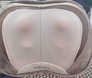 HoMedics Shiatsu Elite 3D Massage Pillow with heat and vibration features.