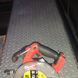 MILWAUKEE M18 FUEL 6 1/4 CIRCULAR SAW