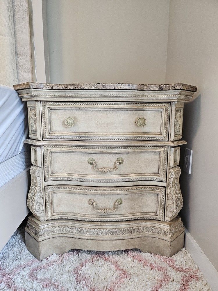 Vintage Dresser / Nightstand