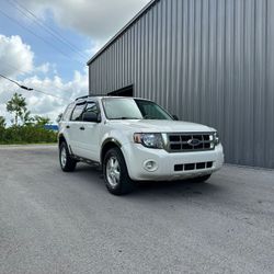2009 FORD ESCAPE XLT! CLEAN TITLE!NEWER TIRES! ICE COLD A/C!GOOD TO GO