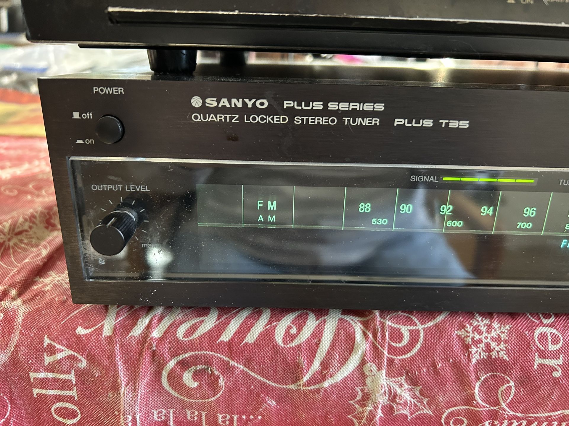 Sanyo Quartz Locked Stereo Tuner T35