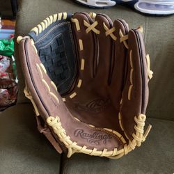 Brand new Rawlings glove