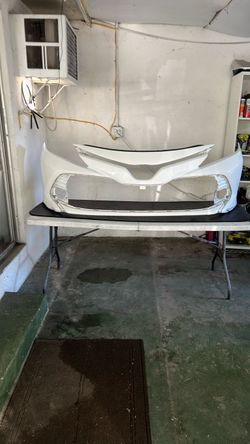 2018-2019-2020 TOYOTA CAMRY FRONT BUMPER COVER 52119-06D90 OEM 18 19 20