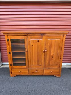 Solid Wood Broyhill Entertainment Center Media Cabinet