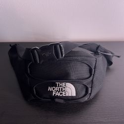 THE NORTH FACE Jester Lumbar Pack | Fanny Pack With Water Repellent Finish, 2.2 Liters, Crossbody Adjustable Strap