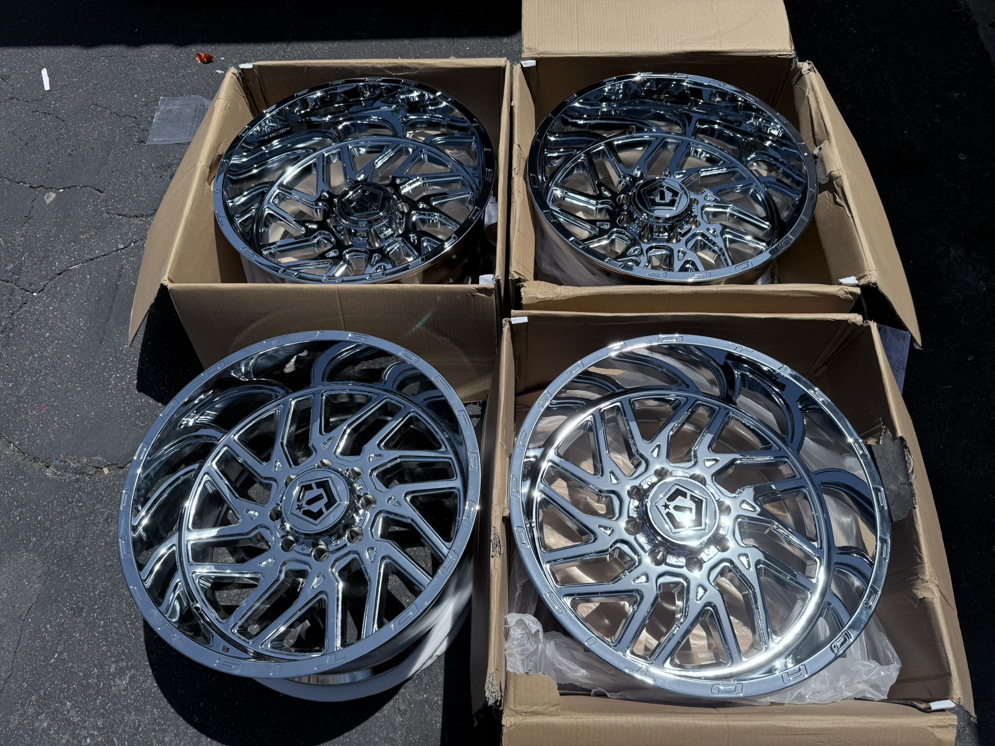 (4) 22” TIS Wheels (TIS 544C)