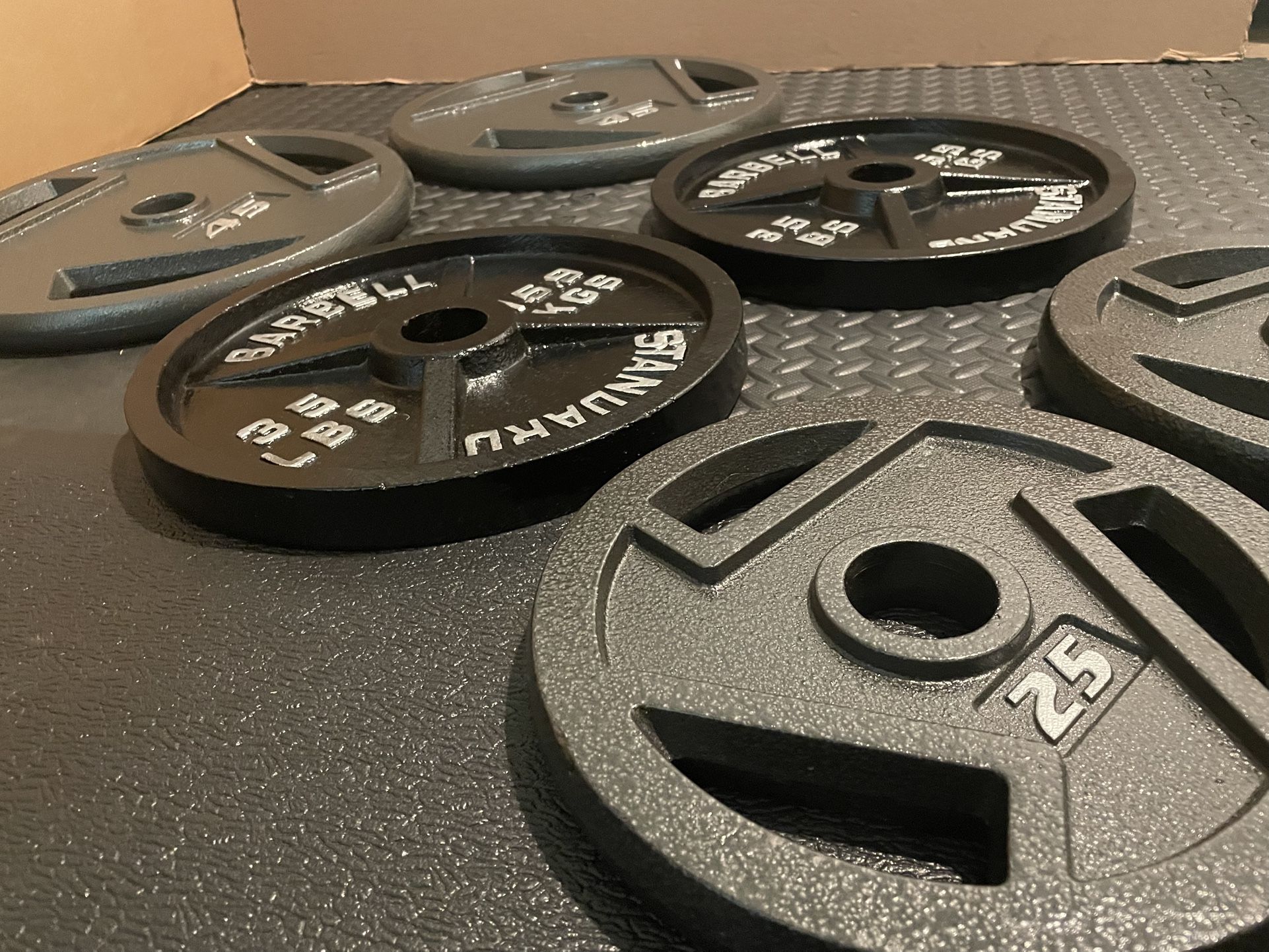 BRAND NEW Olympic Weights Plates Set. Total weight 240#