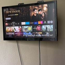 Insignia 18” TV  w/Wall Mount