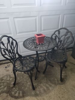 Beautiful metal garden bistro set MESA Y DOS SILLAS DE FIERRO PARA su Jardin OR porche listo para usted ahhorita