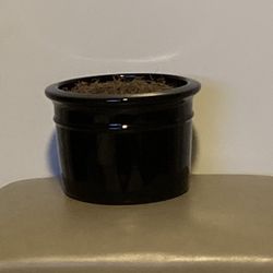 Beautiful Black Gloss Ceramic Pot.