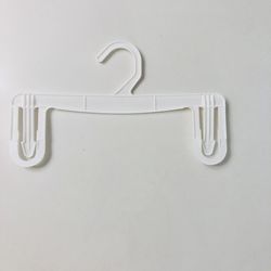 CLIP ON 11”  “NEW” GIVE  AWAY BOTTOM/SKIRT PLASTIC 500 PCS HANGERS 500 PCS NE