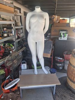 Mannequin female