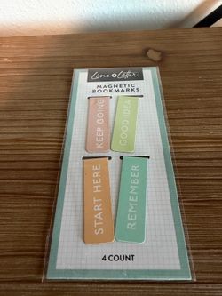 Magnetic book mark set