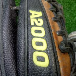 WILSON A2000 Rawlings Heart Of The Hide Travel Ball Baseball Gloves