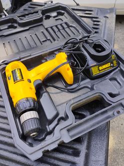 Dewalt drill and case