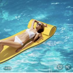 New 3-layer Relaxing Foam Floating Pad ❗️Has a small tear❗️ OP70098YE