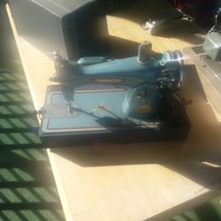 Vintage Seeing Machine