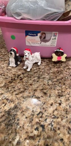 Dog figurines