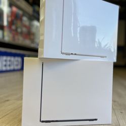 MacBook Air M2 Chip (Latest Model)