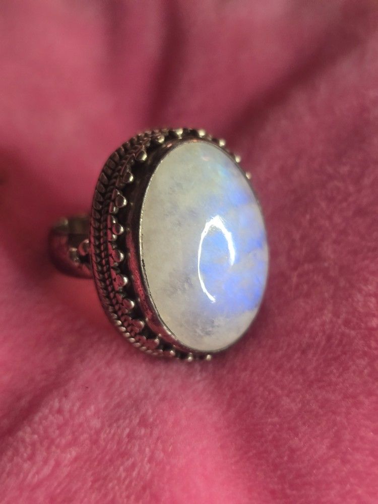 Moonstone / Silver Ring ♥️