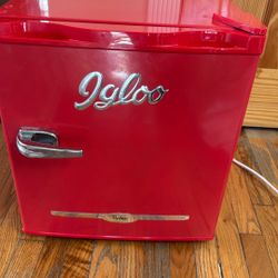 red igloo mini fridge