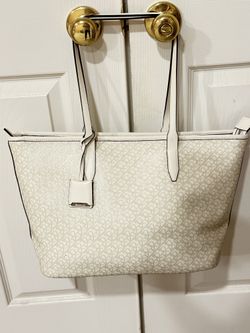 Calvin Klein Women Purse (New)
