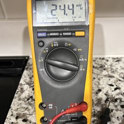Fluke 179 True RMS Digital Multimeter – Professional