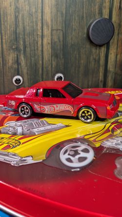 Hot Wheels  80th Anniversary 87 Buick Regal.