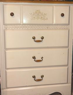 Dresser