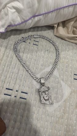Moissanite chain