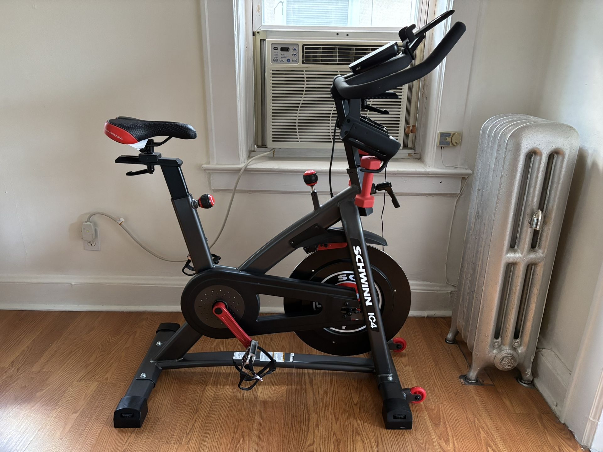 Schwinn IC4 Indoor Bike